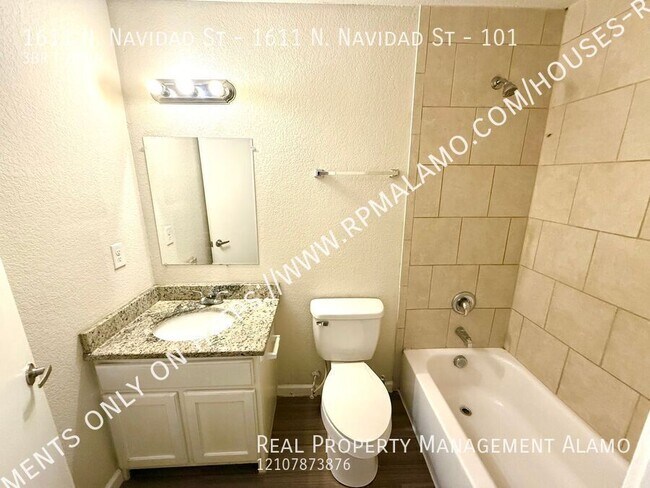 Building Photo - 1611 N Navidad St
