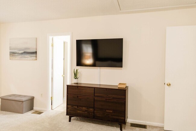 Building Photo - FULLY FURNISHED - Charming 3BR House in Arden