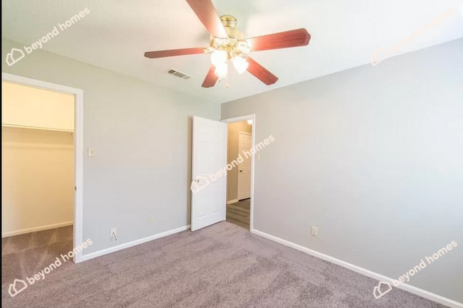 Building Photo - Updated 3BD/1.5BA Gem with Fireplace & Fen...