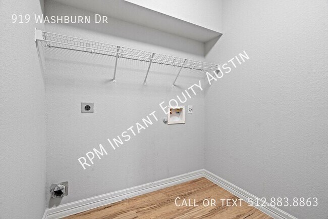 Building Photo - 919 Washburn Dr