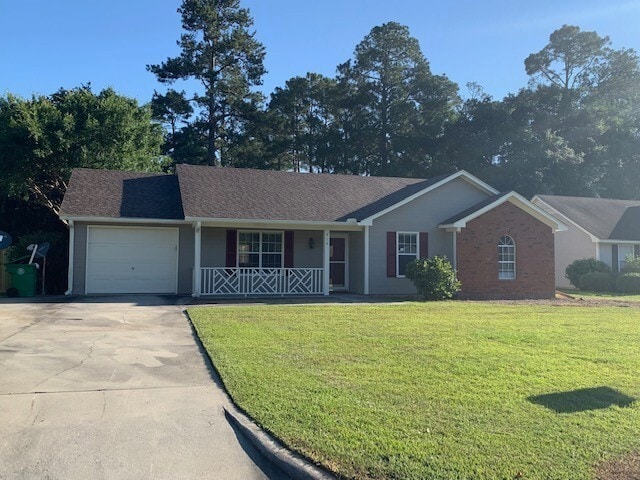 Building Photo - Three Bedroom Home w/ Garage