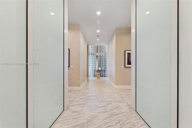 Building Photo - 50 Biscayne Blvd