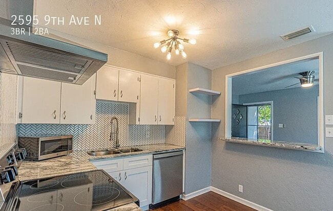 Building Photo - Stunningly Remodeled 3-Bedroom Home on a C...