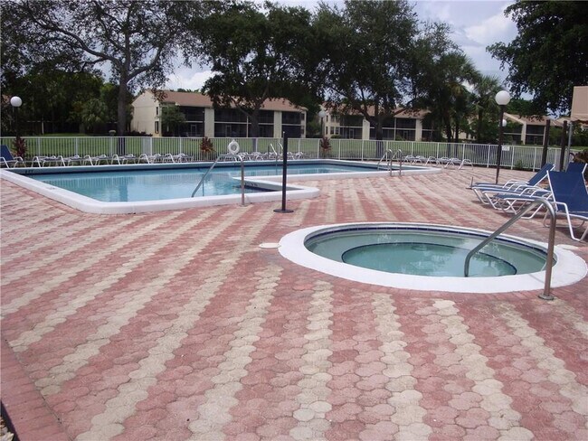 Building Photo - 2035 SW 15th St