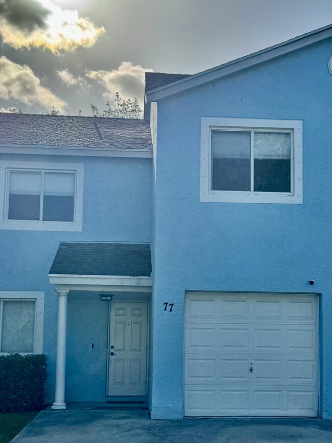 Building Photo - 77 Fairways Ln