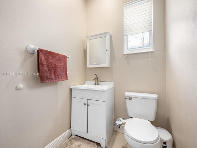 Building Photo - 6669 Segovia Cir W