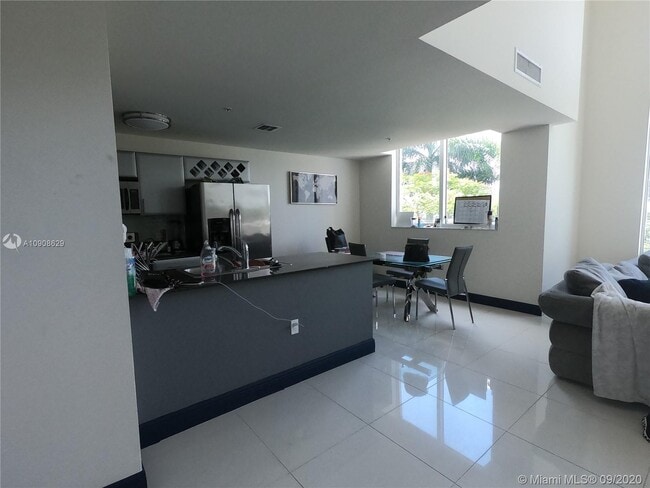 Building Photo - 1861 NW S River Dr