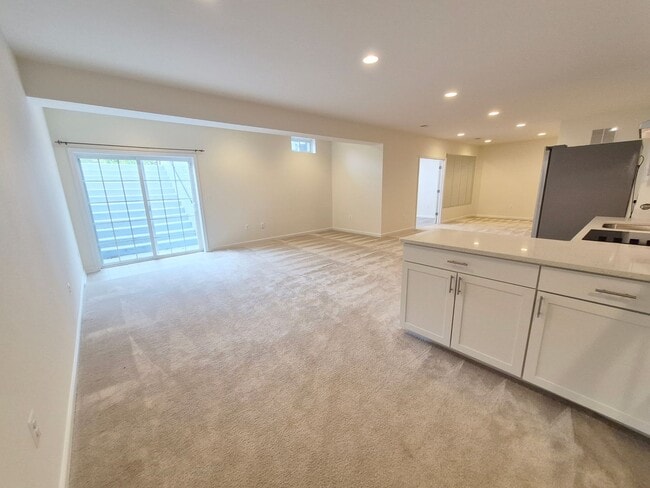 Building Photo - 15 Sweet William Dr
