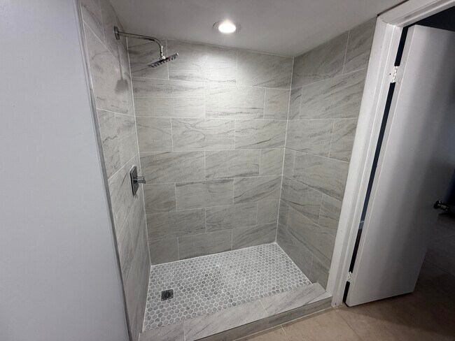 Building Photo - 5760 Rock Island Rd