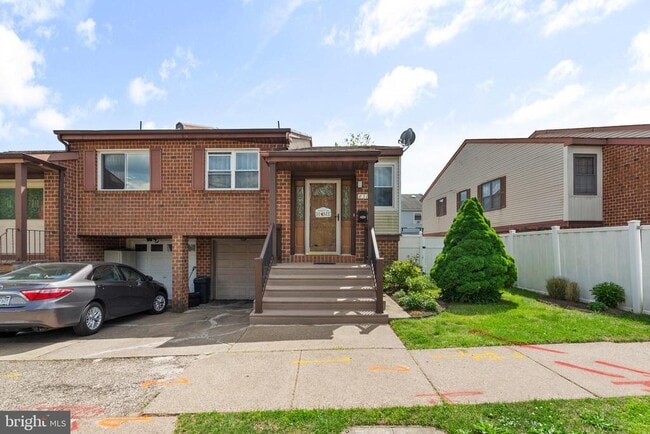 Building Photo - 838 Hendrix St