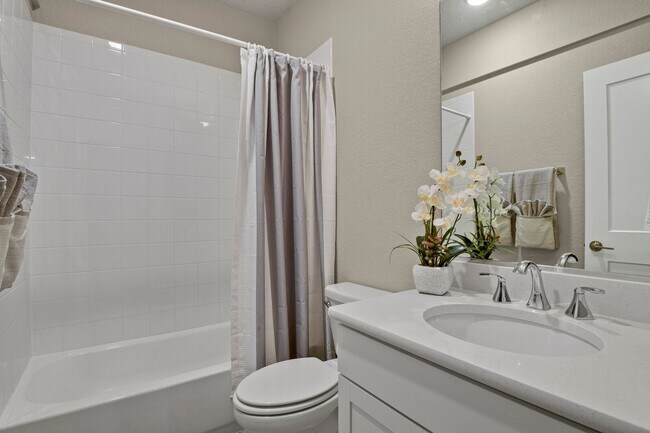 Building Photo - Single Family w/ Elegance
