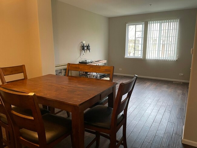 Building Photo - 753 Hanbury Dr