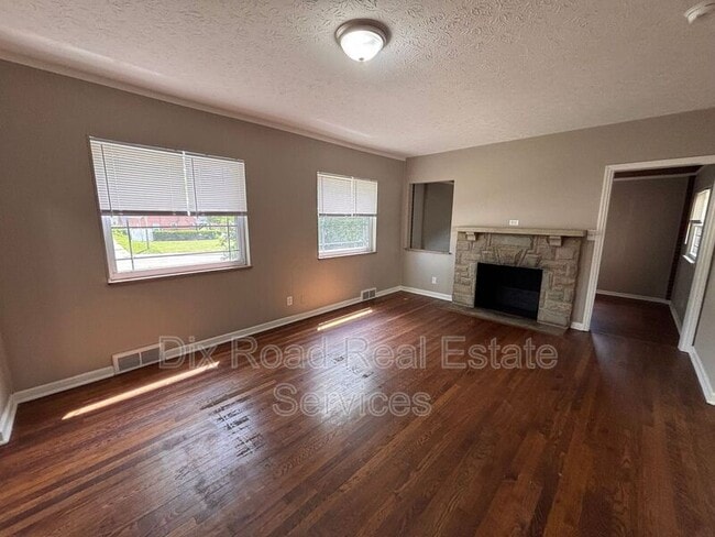 Building Photo - 2703 Roosevelt Blvd