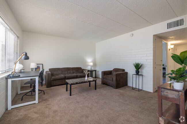 1BR, 1BA - 620SF - Living Room - University Vista Student Apartments