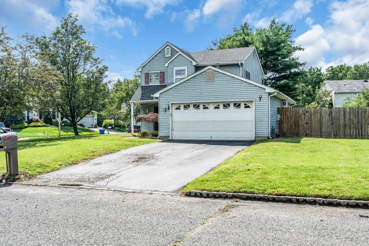 Building Photo - 6 Cattail Dr