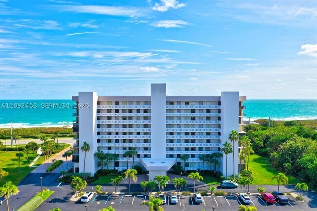 Building Photo - 5055 N Hwy A1A