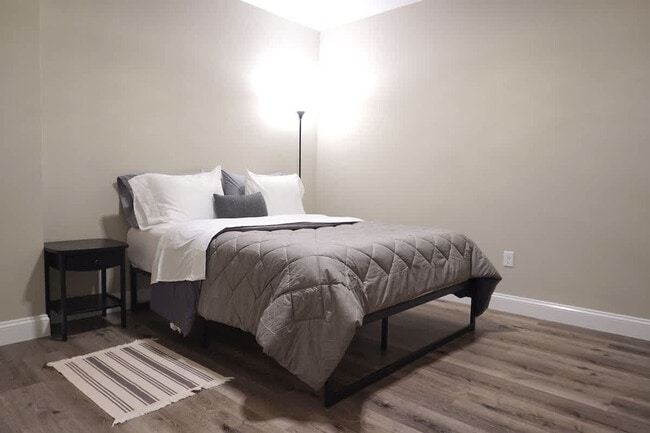 Building Photo - 140 Pearl St