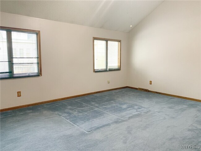 Building Photo - 318 Ivyhurst Rd N