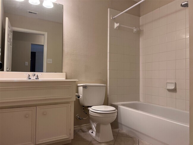 Building Photo - 12735 Wisteria Park Dr