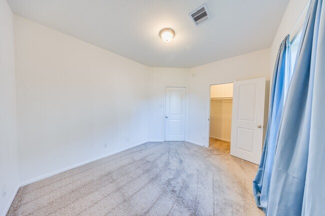 Building Photo - 18843 Cedar Birch Ln