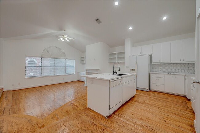 Building Photo - 9830 Cynthia Ann Ct