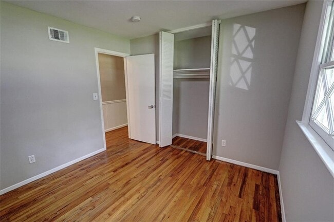 Building Photo - 2968 Fantasy Ln