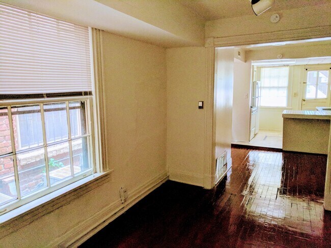 Building Photo - 3312 Ellwood Ave