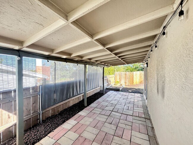 Building Photo - Beautiful 4BD/2BA W/ 2-Car Garage, AC, and...