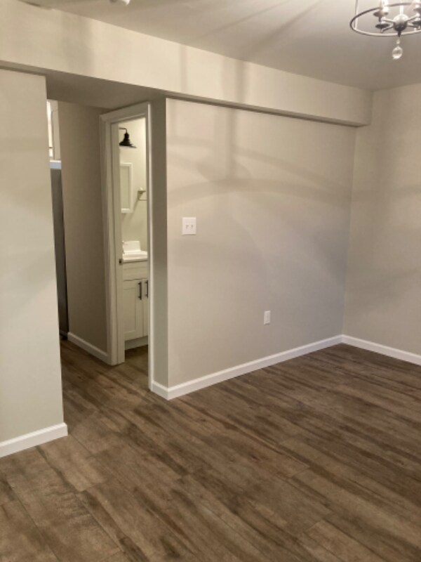 Building Photo - 1050 Stonybridge or Stoneybridge Dr