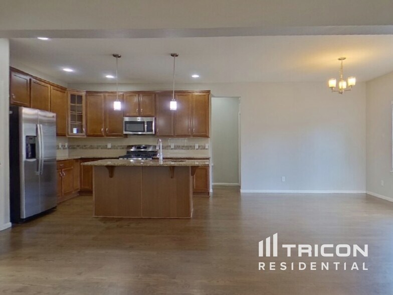 Building Photo - 6354 N Genoa Way