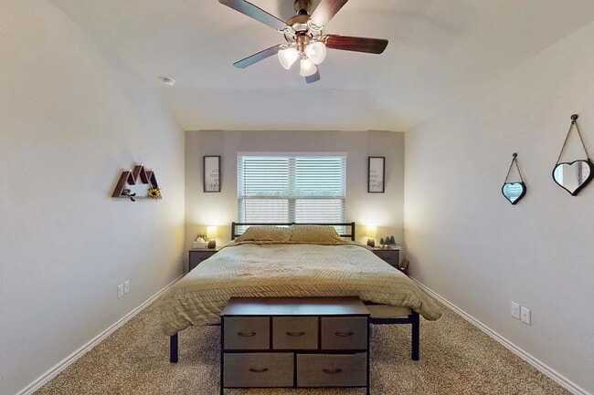 Building Photo - 3Bedroom, 2Bath, commuity pool access and side walk community in Pleasant Hill North Bryan off 2818