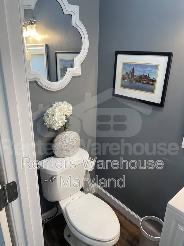 Building Photo - 815 Chauncey Ave