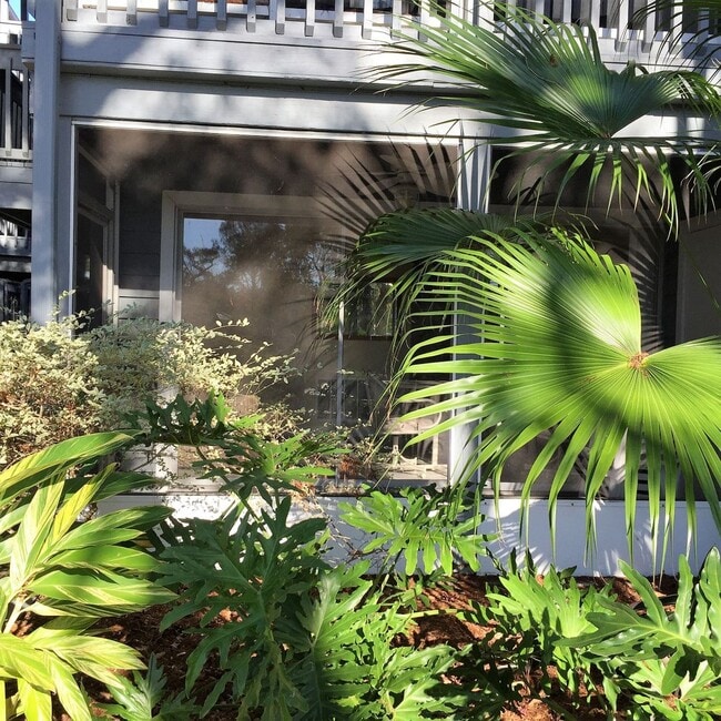 Building Photo - Fully Furnished, Turnkey 1BR/1BA Riverfron...