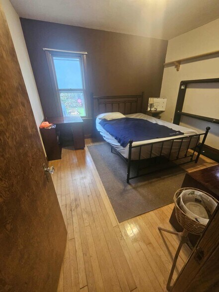 Bedroom #2 - 607 W Picnic St