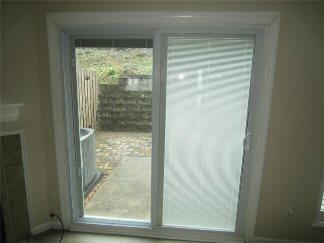 Building Photo - 4036 Oak Glenn Dr