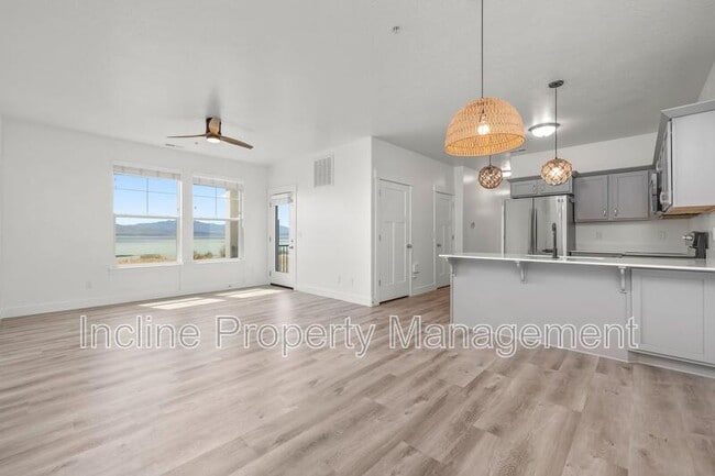 Building Photo - 547 N 360 W