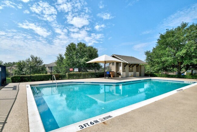 Building Photo - 3101 Davis Ln