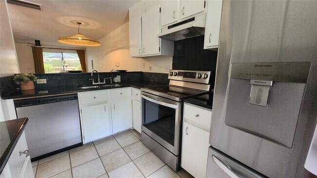 Building Photo - 7122 Wood Hollow Dr