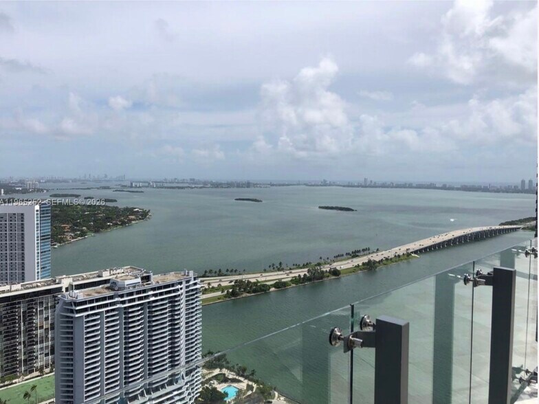 Building Photo - 501 NE 31st St