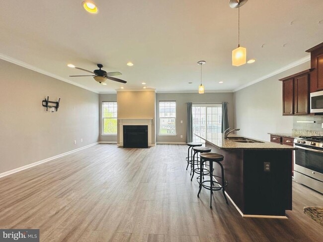 Building Photo - 106 Notions Ct