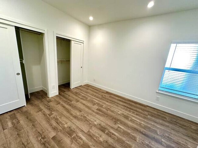 Building Photo - 19241 Carlton Ave