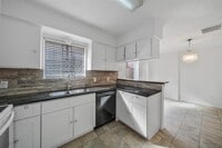 Building Photo - 1403 Blalock Rd