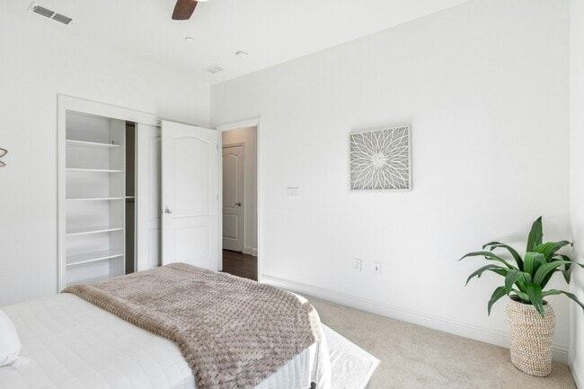 Building Photo - 3069 Vittoria Loop