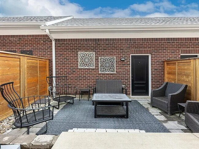 Building Photo - 3751 Bedel St
