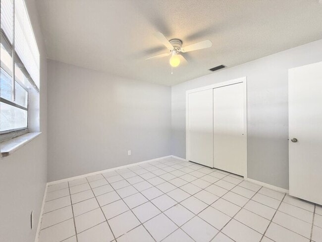 Building Photo - 972 San Christopher Dr