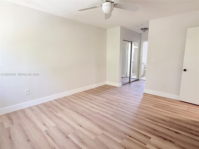 Building Photo - 9832 NW 9th Ct