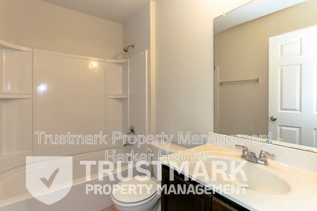 Building Photo - 1321 Cozy Creek Dr