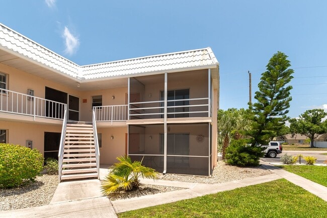 Primary Photo - **25% OFF FIRST MONTHS RENT IF YOU OCCUPY ...