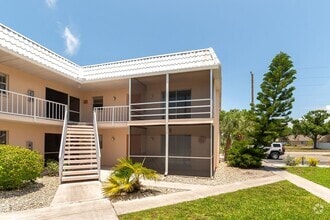 Building Photo - 2 Bed 2 Bath Condo - Close to Beach & Airport