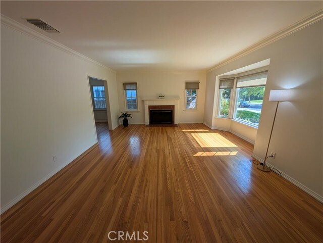 Building Photo - 582 N Sunnyslope Ave